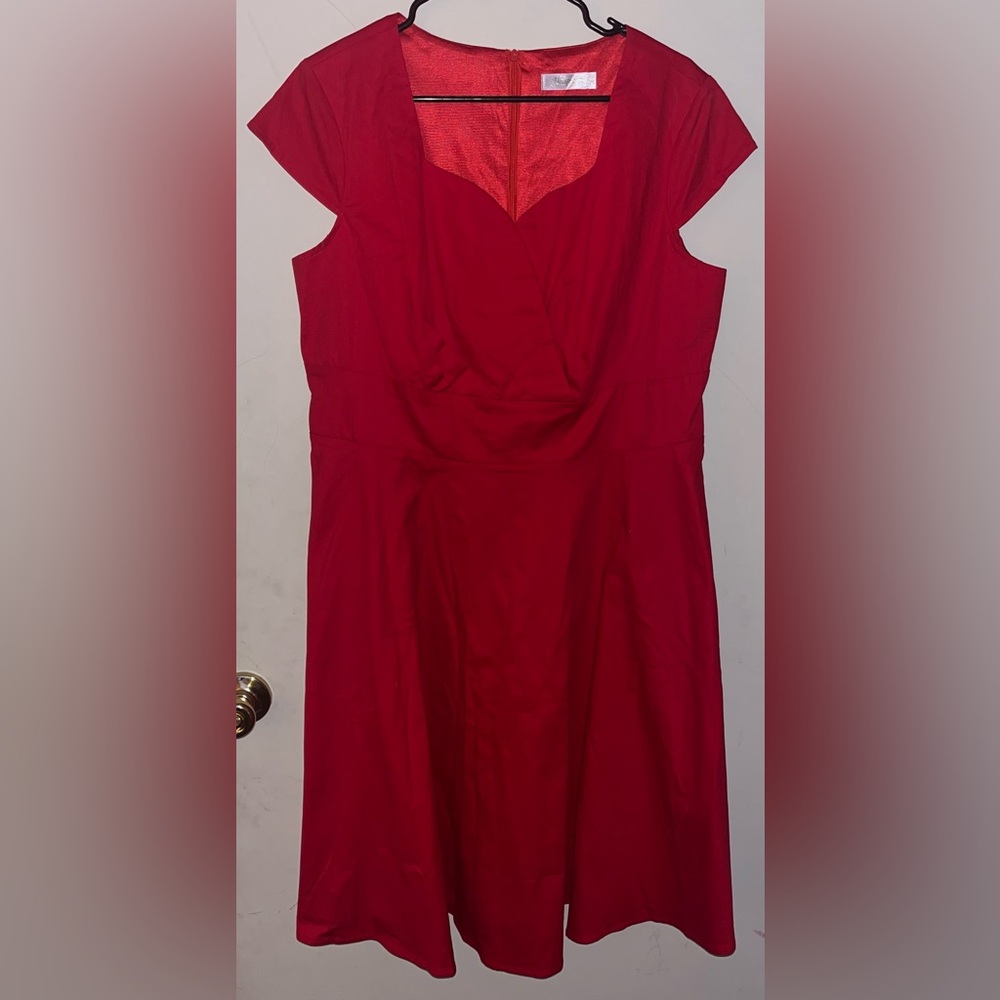Elegant Red Sleeveless Dress